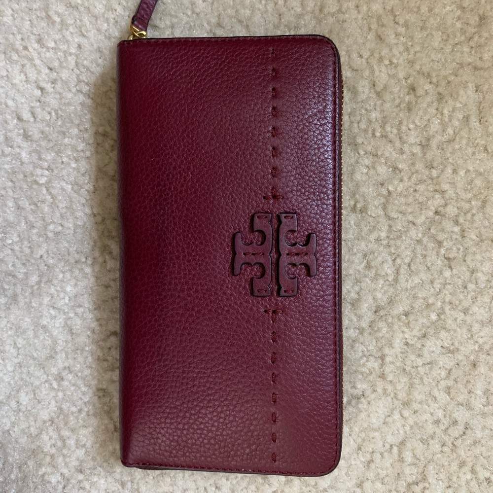 Tory Burch Mc Graw Wallet.NWT